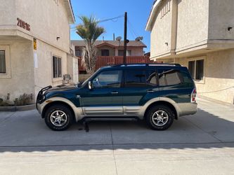 2001 Mitsubishi Montero