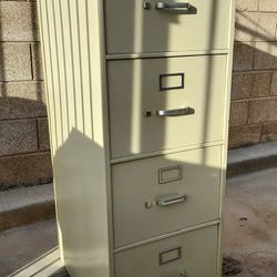 4-Drawer File Cabinet 