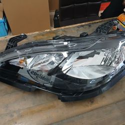17-19 Chrysler Pacifica Halogen Headlight Left Driver Side Original