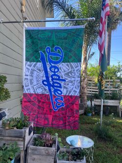 Dodgers flag size 5’x3’