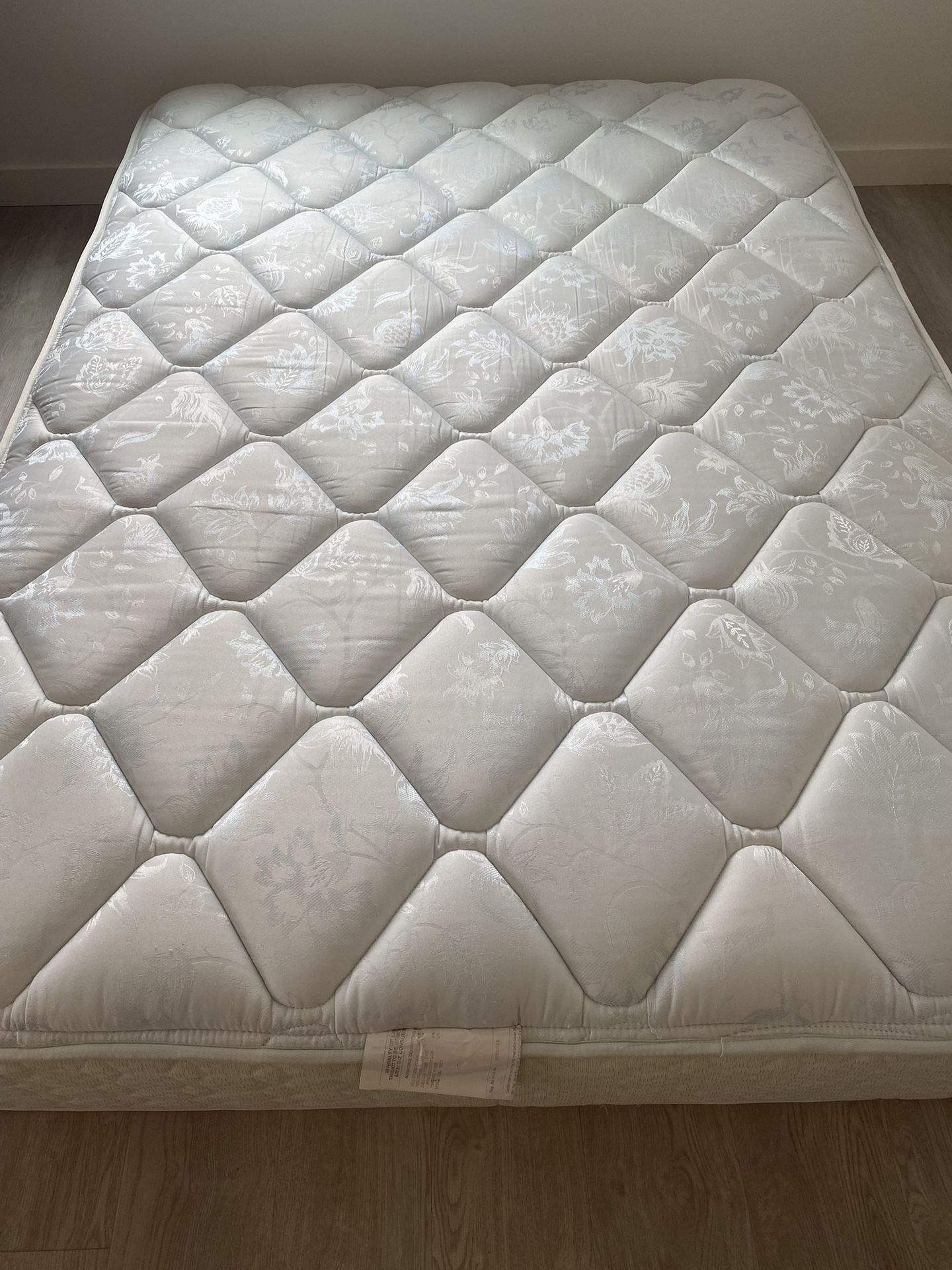 Full Size Mattress/ Box spring for Sale in Issaquah, WA OfferUp