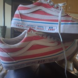 Vans (Where's Waldo)