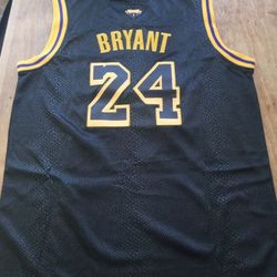MAMBA BRYANT JERSEY SIZE LARGE YOUTH 