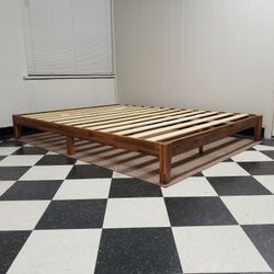 Queen size bed frame - can DELIVER almost anywhere for $20 extra - gently used and in very good condition 😍