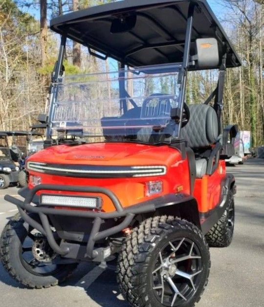 2025 Denago Nomad XL 4-Passenger Lifted 48-Volt Lithium Golf Cart
