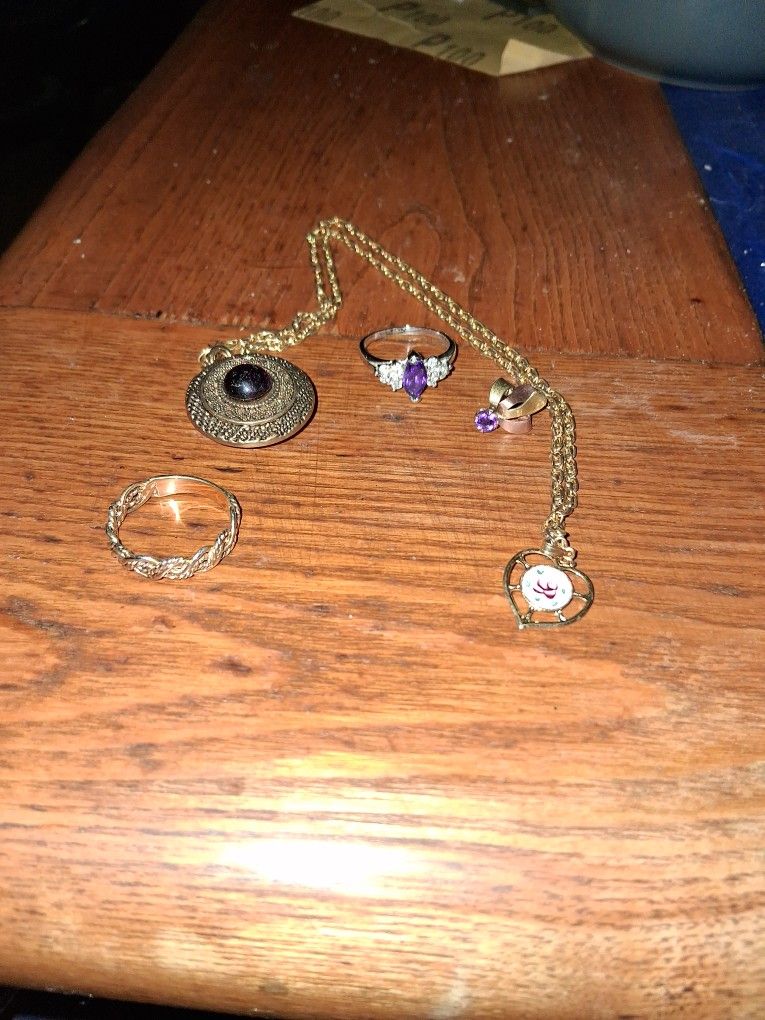 Necklace 2 An Earing And A Buttonrings