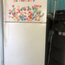 MAYTAG REFRIGERATOR/ FREEZER