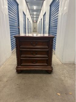 Solid wood Nightstand