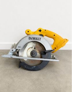 DeWalt DC390 18V XRP 6-1/2” Cordless Circular Saw – Tested & Working