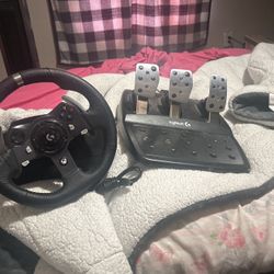 LohiTech G. Black Steering Wheel And Paddles