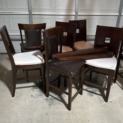 Dining Room Table And Chairs 