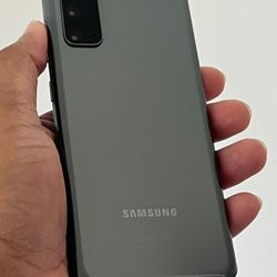 Samsung Galaxy S20  , Unlocked  for all Company Carrier ,  Excellent Condition Like New 