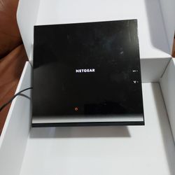 Netgear R6200 Smart WIFI Router