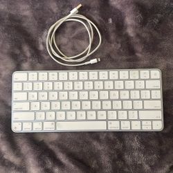 Apple keyboard Bluetooth/rechargeable