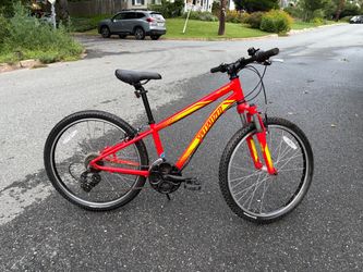 🚲 Specialized Hotrock 24" Kids Mountain Bike - Excellent Condition!