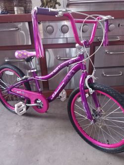 BIKE SCHWINN TIRES SIZE 20 LIKE NEW