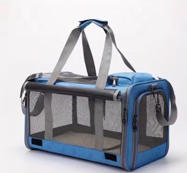 New Lake Blue Large Capacity foldable pet carrier with several enclosures