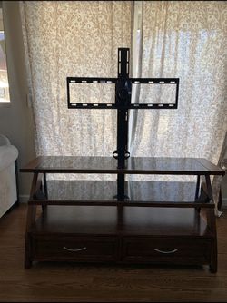 Tv stand / entertainment center