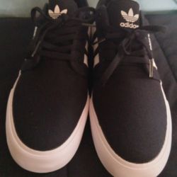 Black & White Adidas Seeley Xt 