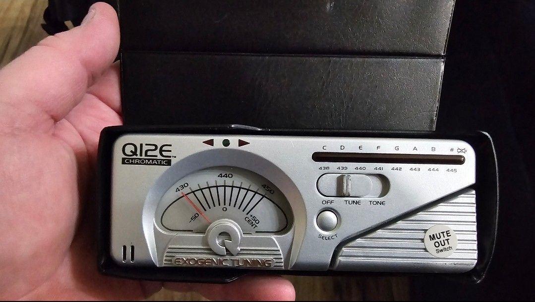 Q12E Chromatic Tuner