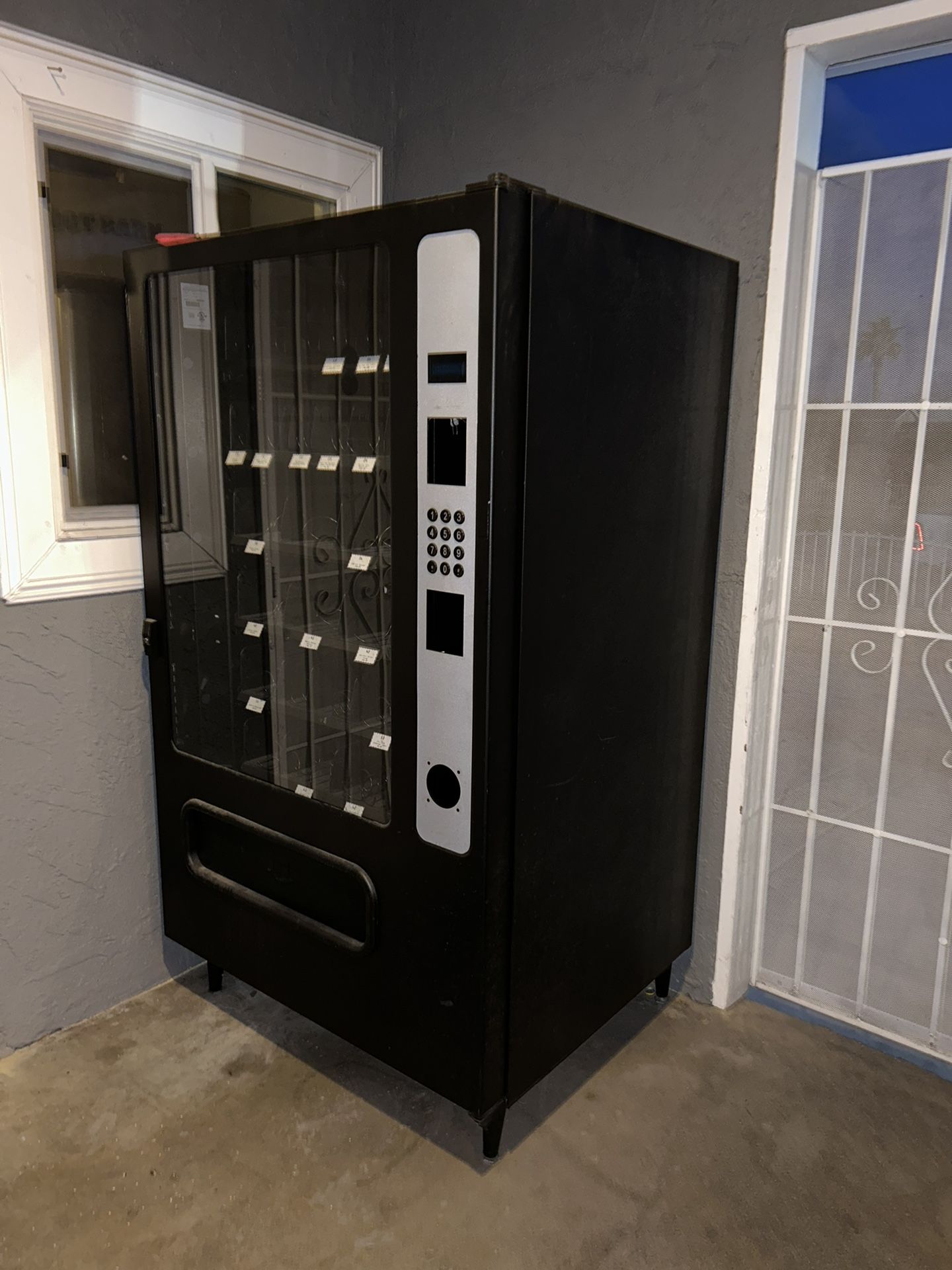 Vending Machine for Sale in Fontana, CA OfferUp