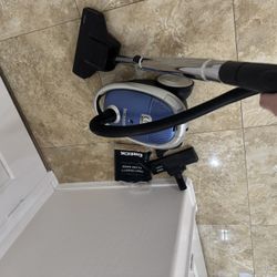 ORECK MC1000 CANISTER VACUUM 