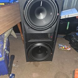 2 12inch Rockford Fosgate P2s In Box With Powerbass Amp