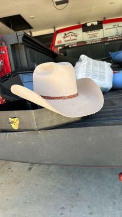 Cowboy hat size in the pic