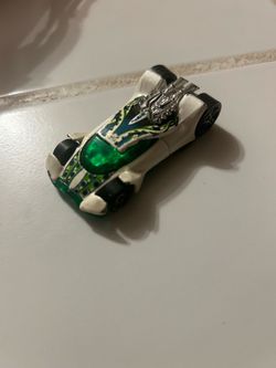 2002 VULTURE HOT WHEELS DIECAST CAR TOY