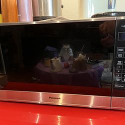 Panasonic 2.2 Cu. Ft. 1250-Watt Countertop Microwave with Inverter Technology, Stainless Steel