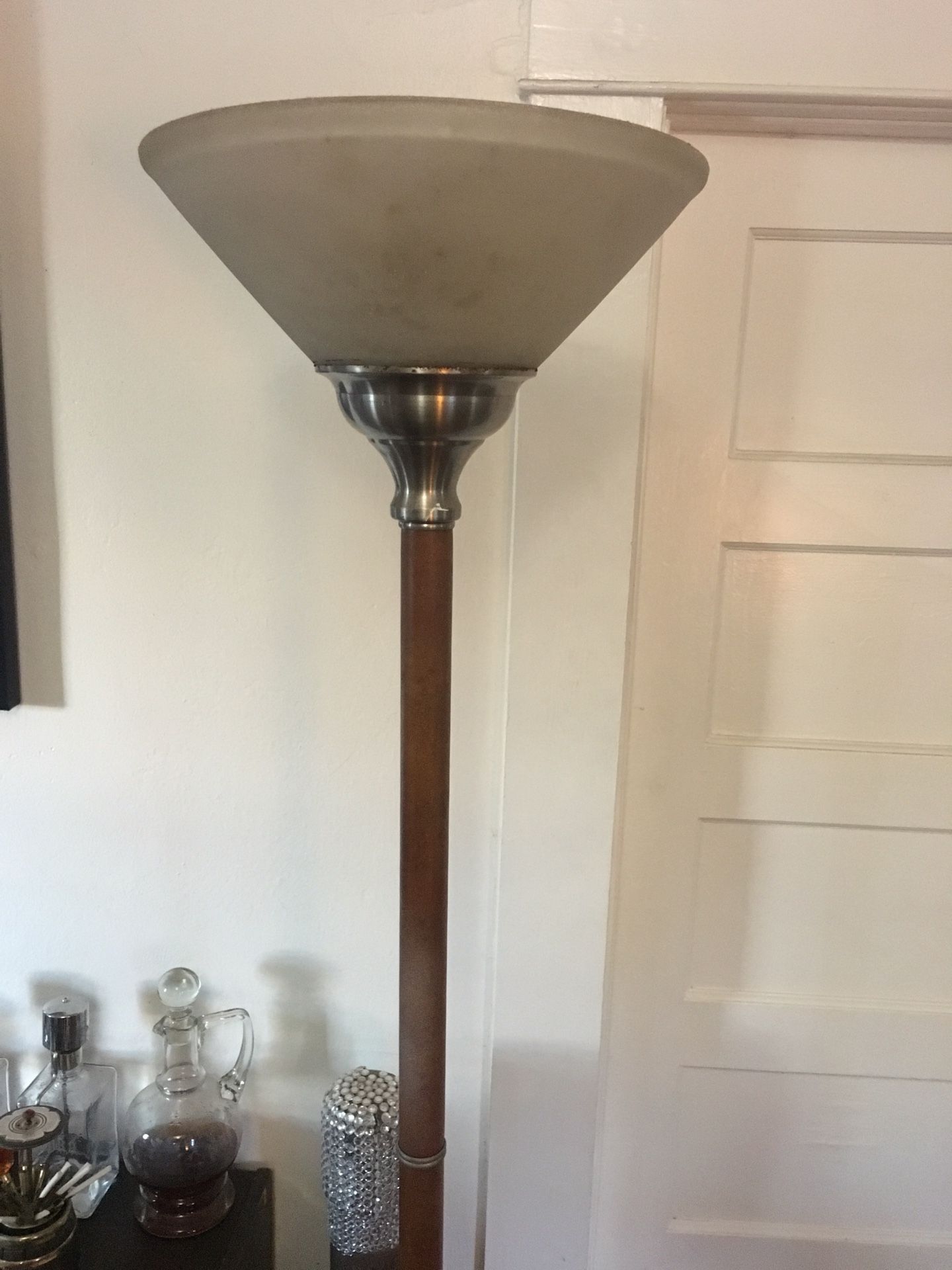 6-ft. Floor lamp.