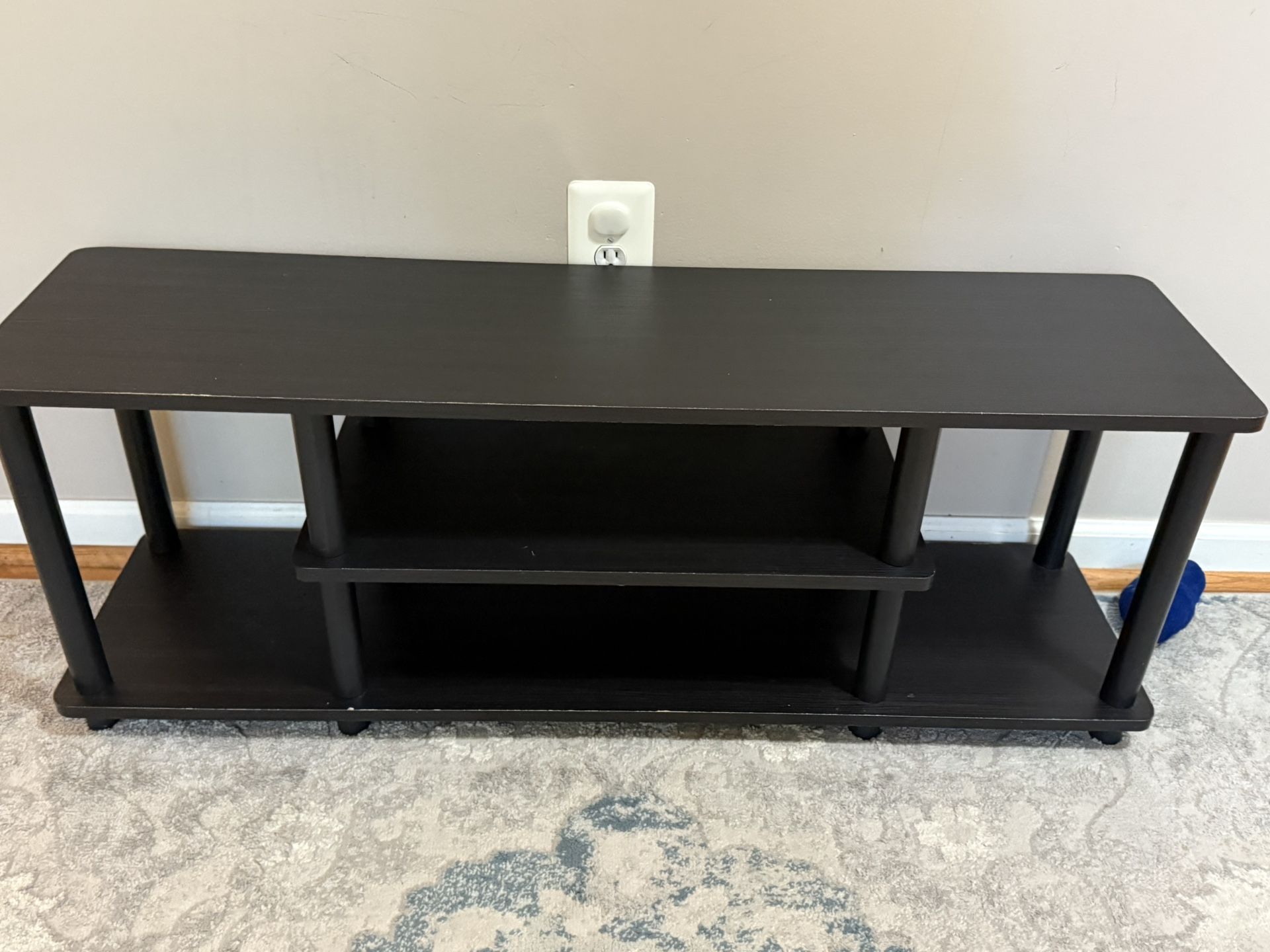 Small tv stand