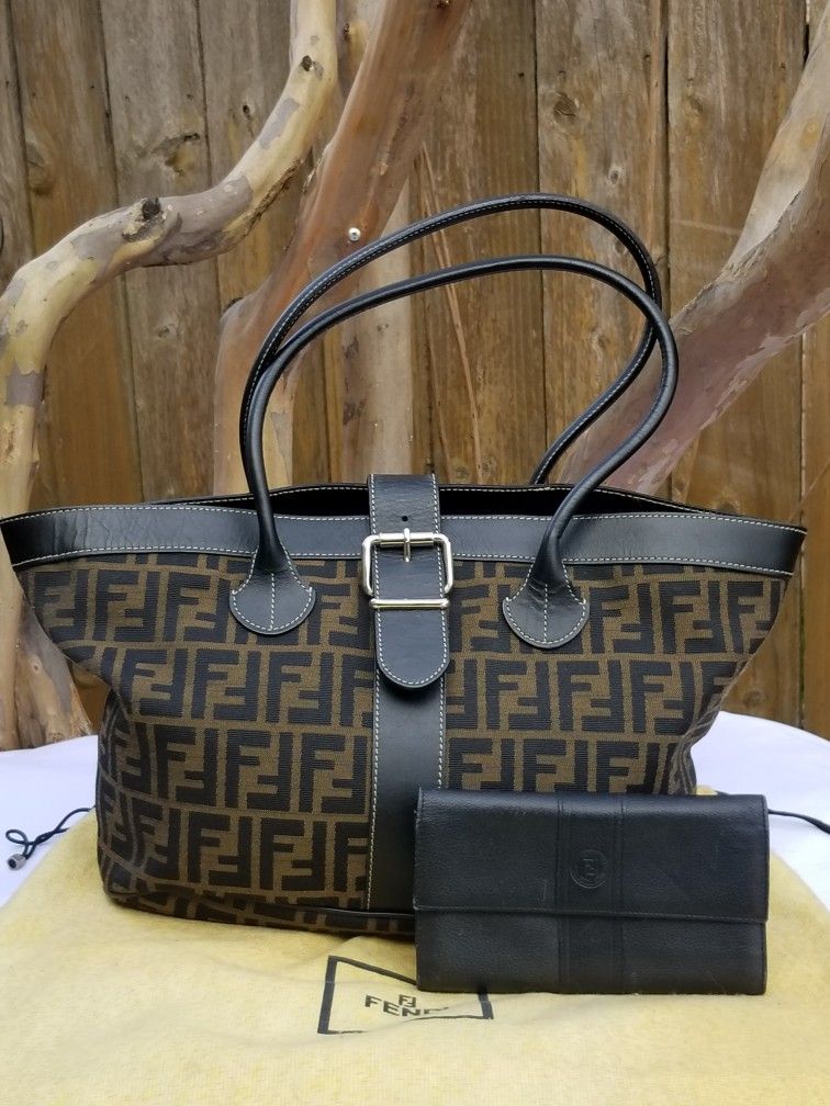 Stunning Authentic Fendi Tote handbag