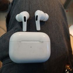 2nd Gen Apple Airpods With Original Magsafe Charging Case 