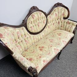 Beautiful Antique Couch Very Good Condition