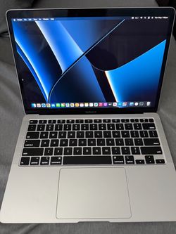2020 MacBook Air 13” – Intel i5 – 8GB RAM – 256GB SSD