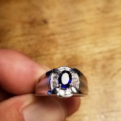 18K WHITE GOLD RING W/BLUE SAPPHIRE (SIZE 11)