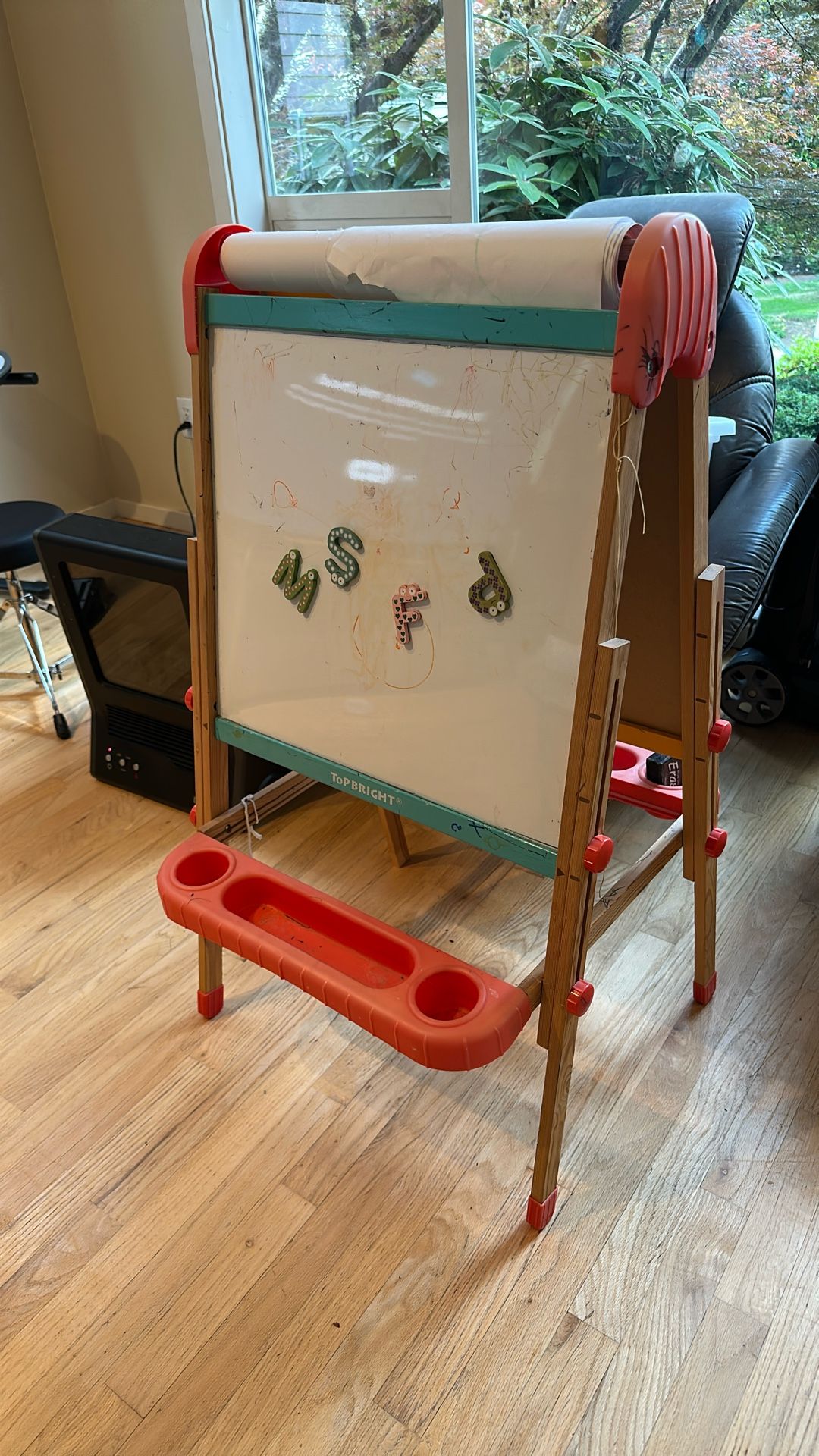 Kid’s Easel - White Board/Chalkboard