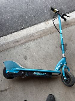 Razor E200 Electric Scooter – No Charger / AS-IS Deal