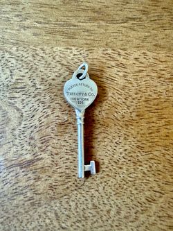 Authentic Please Return to Tiffany & Co Heart Key Pendant Silver