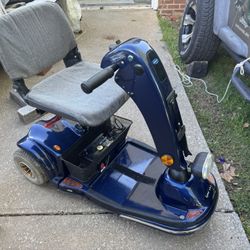 Invacare Lynx3 Scooter (new batteries)