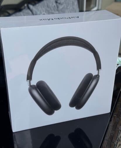 *Sealed*Space grey AirPods Maxes