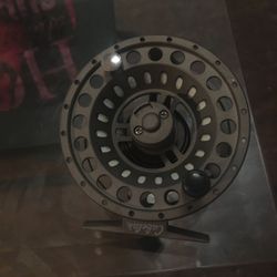Fly fishing reel