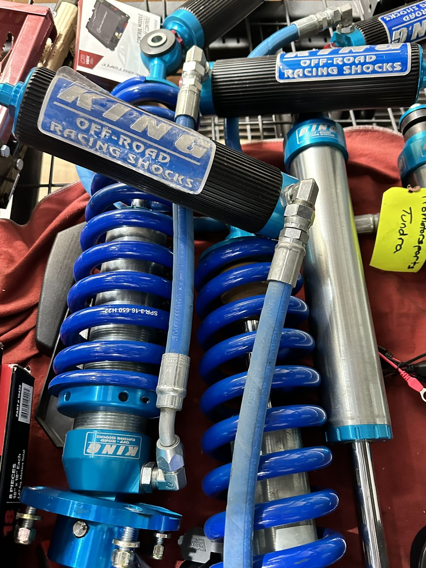 King 2022 + 2.5 Toyota Tundra Shocks Front And Rear