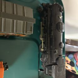 LIONEL TRAIN SET