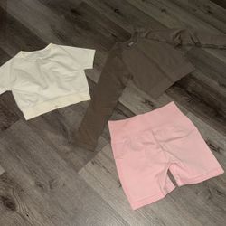Workout Clothings • Medium