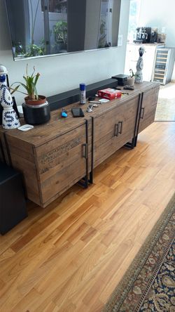 Console cabinet