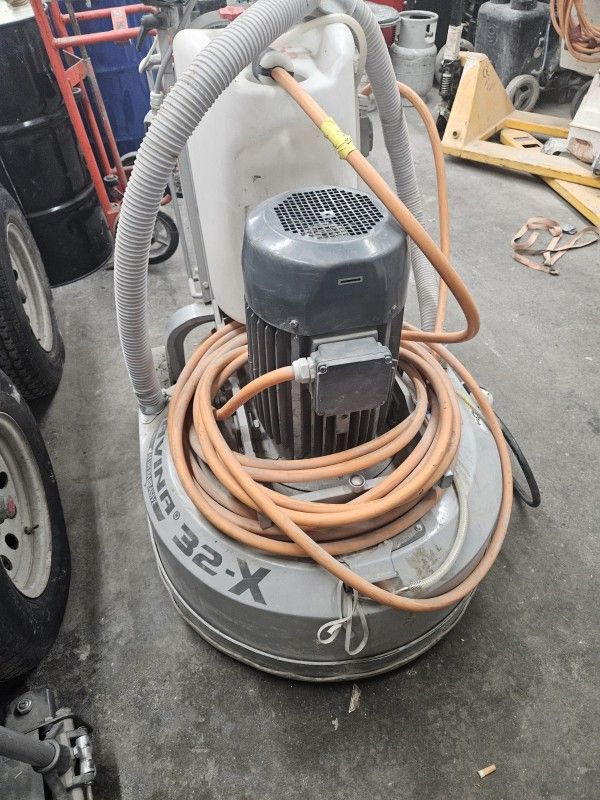LAVINA 32-X Concrete Grinder Polisher New Only 15 Hours