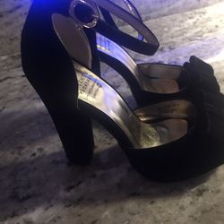 Black open heels suede size 7 in good condition