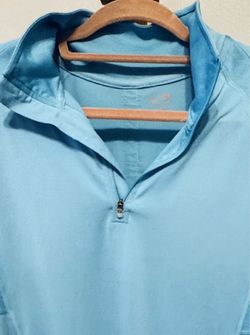 Champion Top 1/4 Zip Pullover. Womens Size Large. Light Blue Semi Fitted Stretch Running/Athleisure. Gently Used.
